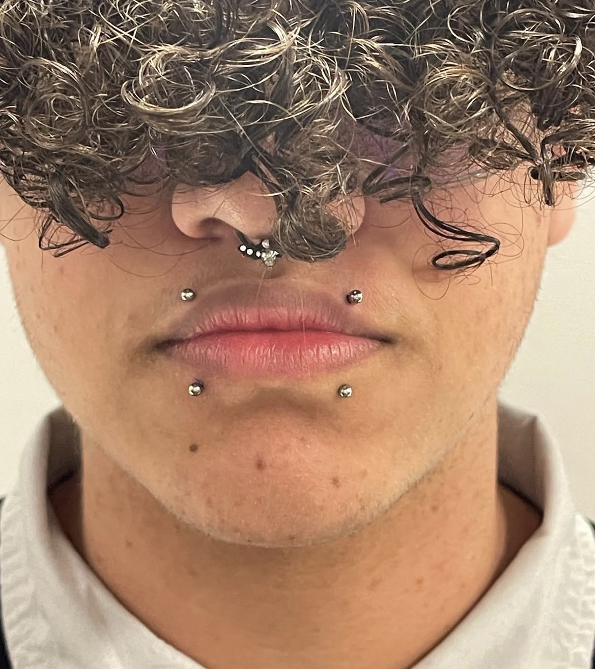 Face piercings setup